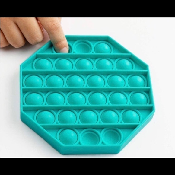 💚 GREEN OCTAGON POP IT TOY 💚 - Picture 3 of 3